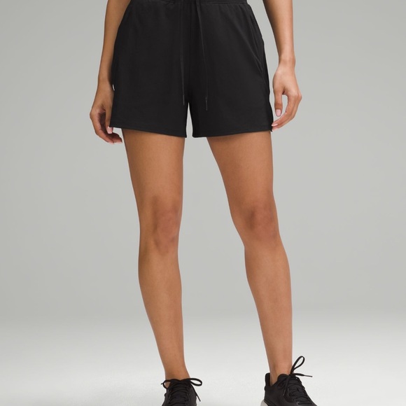 lululemon athletica true navy trainer shorts - Picture 4 of 5